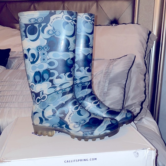 Coach Shoes - COACH rain boots size 6 used but great condition